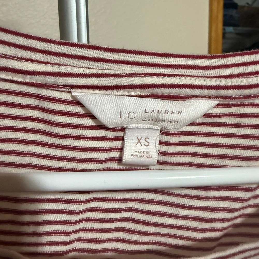 LC Lauren Conrad stylish top